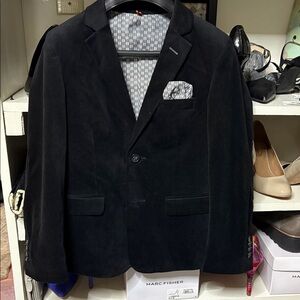 Isaac Mizrahi boys velvet blazer size 10. NWOT.